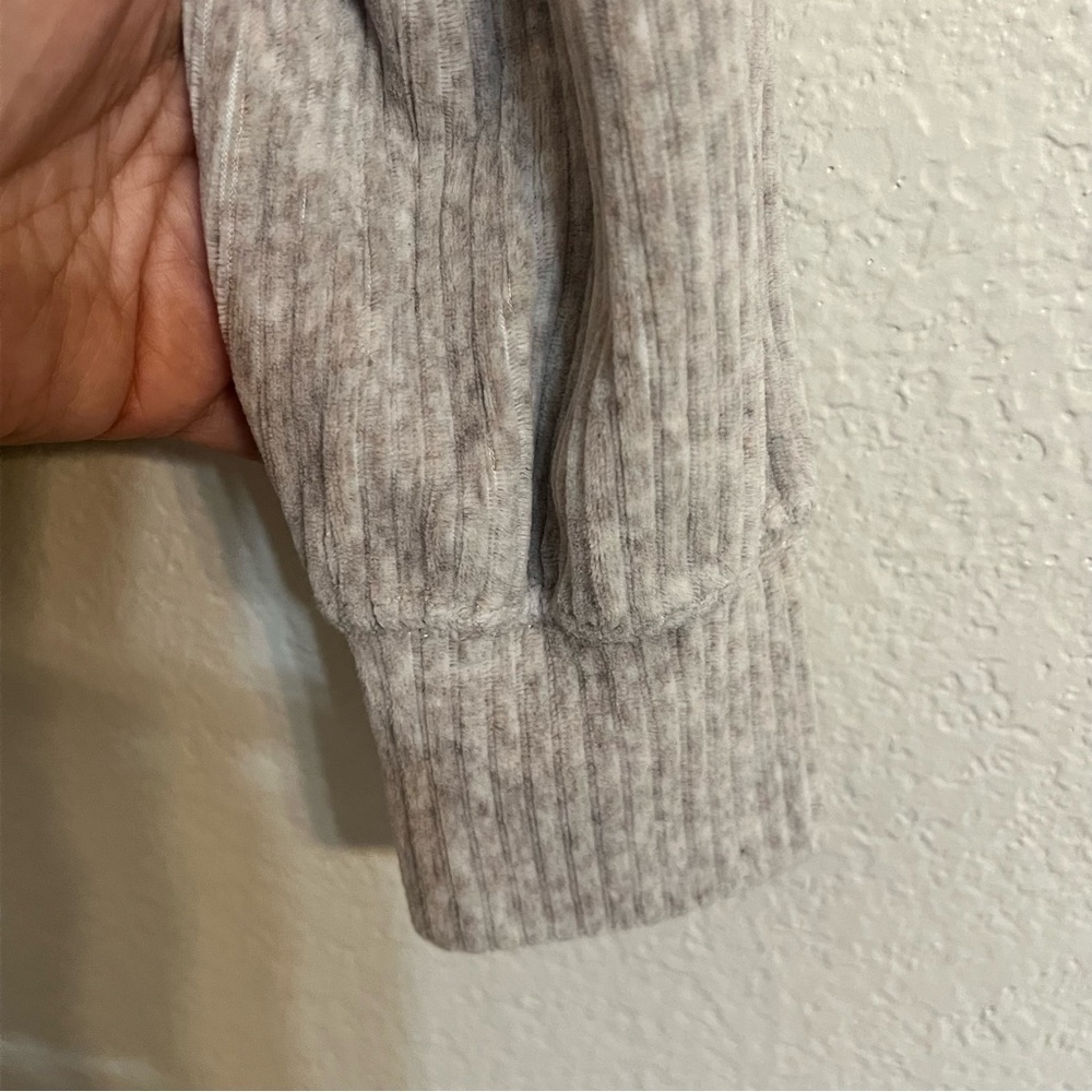 Aritzia Wilfred free organic cotton Gray Ribbed Crewneck Casual Pullover comfy - Picture 6 of 8